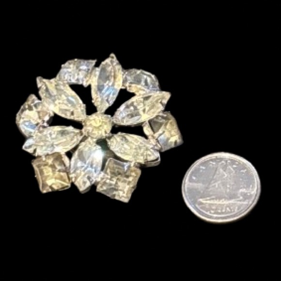 Vintage Crystal Brooch - Picture 5 of 9